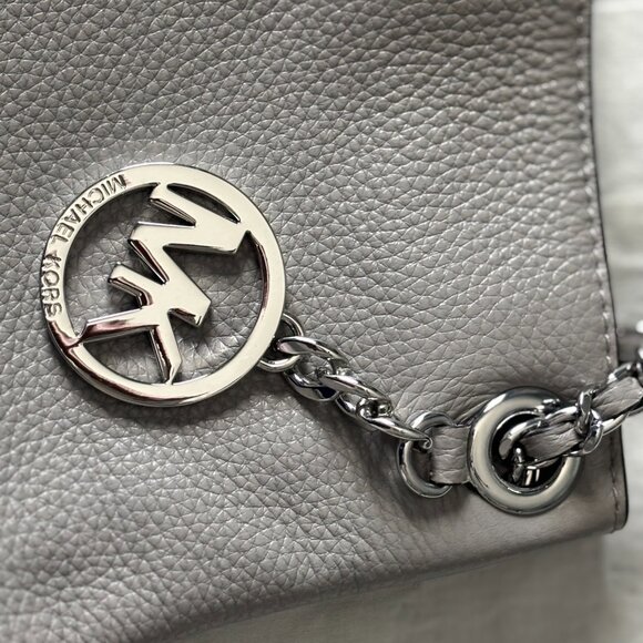 Michael Kors Jet Set Medium Chain Shoulder Bag Pebbled Leather Grey - Picture 16 of 16